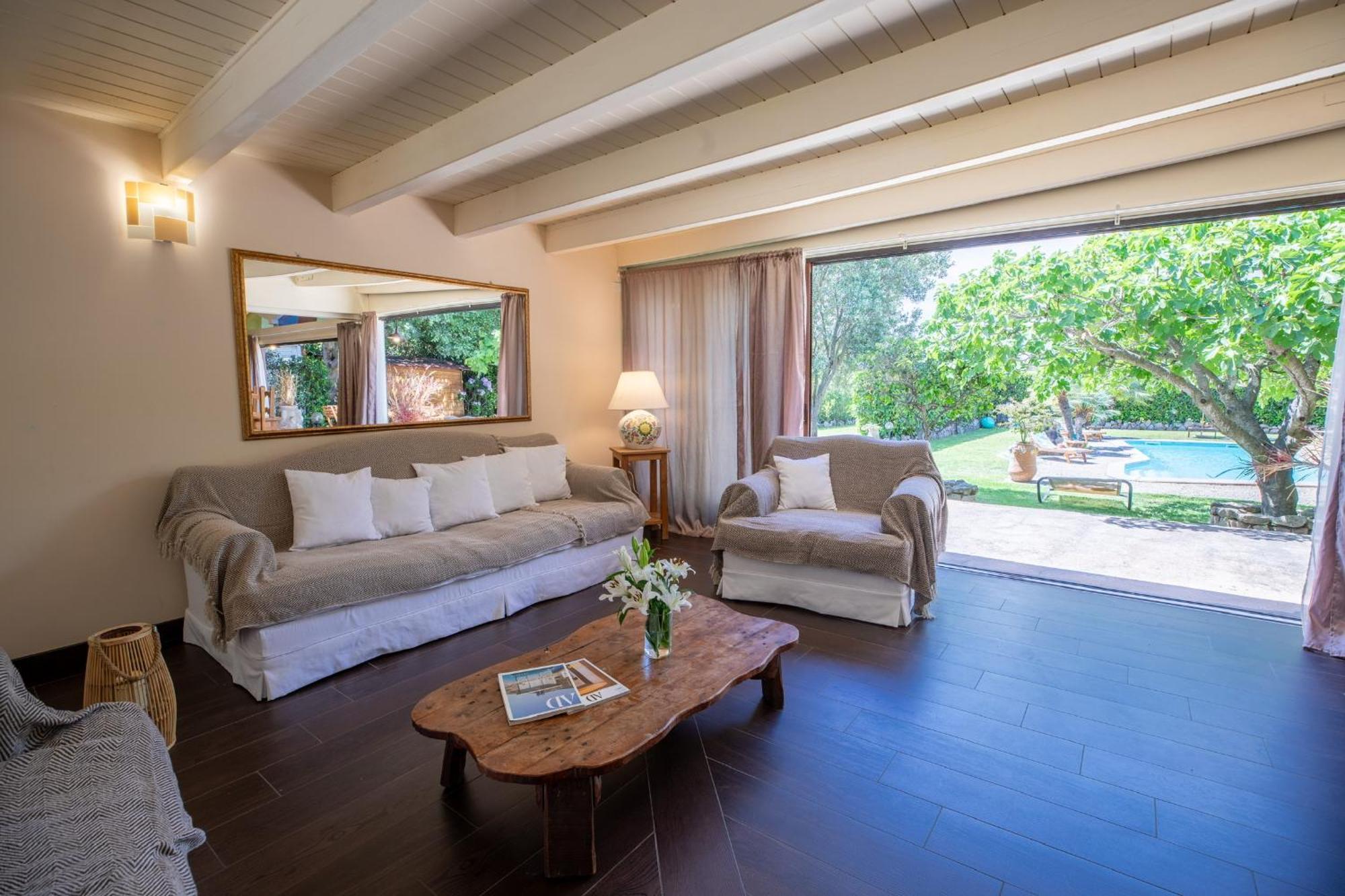 Villa Niloan Olbia Bagian luar foto