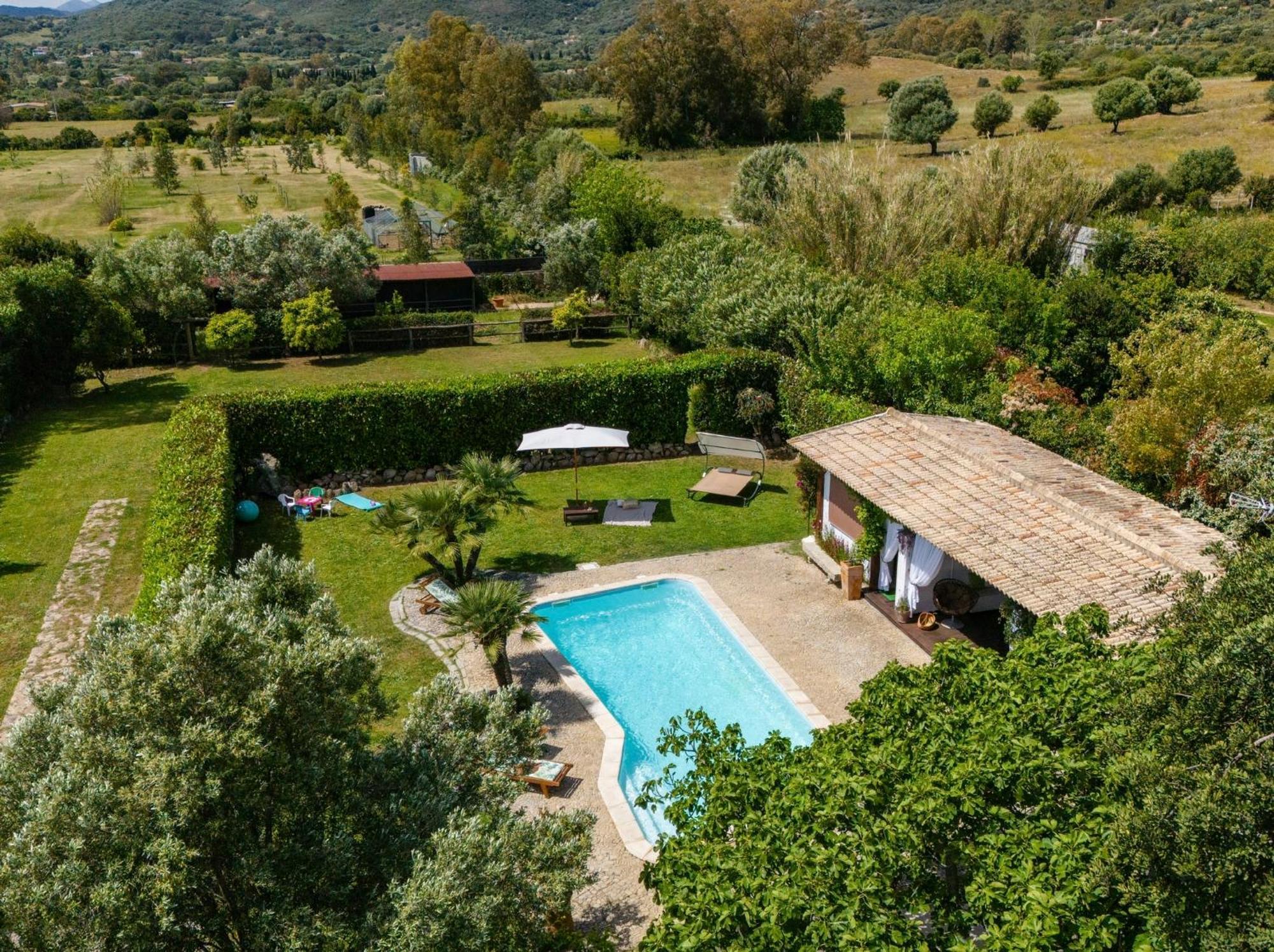 Villa Niloan Olbia Bagian luar foto